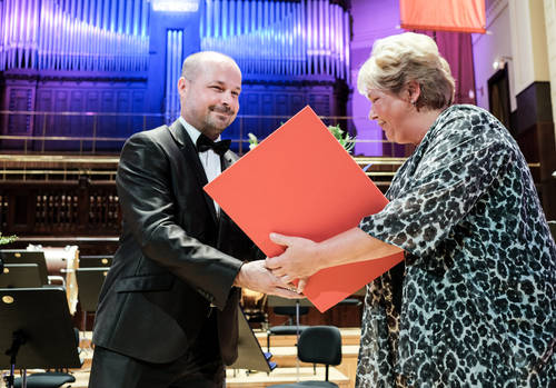 O. Medlínová a ředitele Charity ČR Lukáše Curylo (foto: L. Kotek)