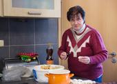 Eva Jablonecká, která vedla zpěv v kostele, vypomohla i s přípravou jednohubek. Děkujeme! 